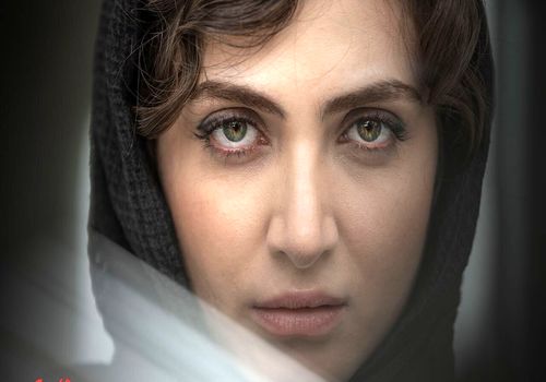 الناز ملک با استایلی تمام مشکی در اکران فیلم پیشمرگ حضور یافت!