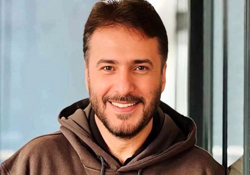 سید جواد هاشمی تولدش را در کنار نوه‌ی دوست‌داشتنیش جشن گرفت!