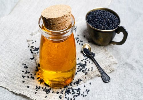 معجزه سیاه دانه و عسل برای سلامتی؛ از لاغری تا مبارزه با سرطان