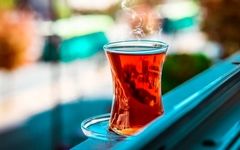 عادت رایجی که به گوارش ما آسیب می‌زند: چای بعد از غذا!
