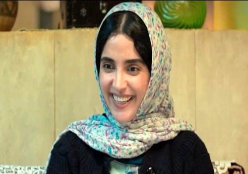 الهه حصاری «بازیگر فیلم 70سی» عکسی جالب در کنار خواهرش منتشر کرد!