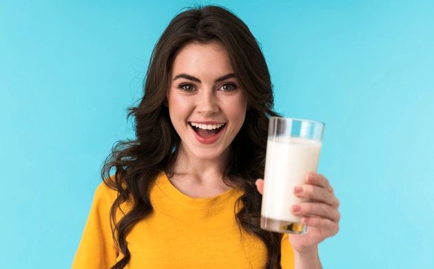 میدونی بهترین زمان نوشیدن شیر برای بهره‌ی حداکثری از فوایدش چه موقع است؟