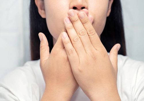 نفس تازه، زندگی شادتر: ۸ راهکار ساده برای رفع دائمی بوی بد دهان