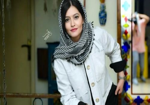 پردیس احمدیه با ژست یوگا در حال و هوای بهاری!