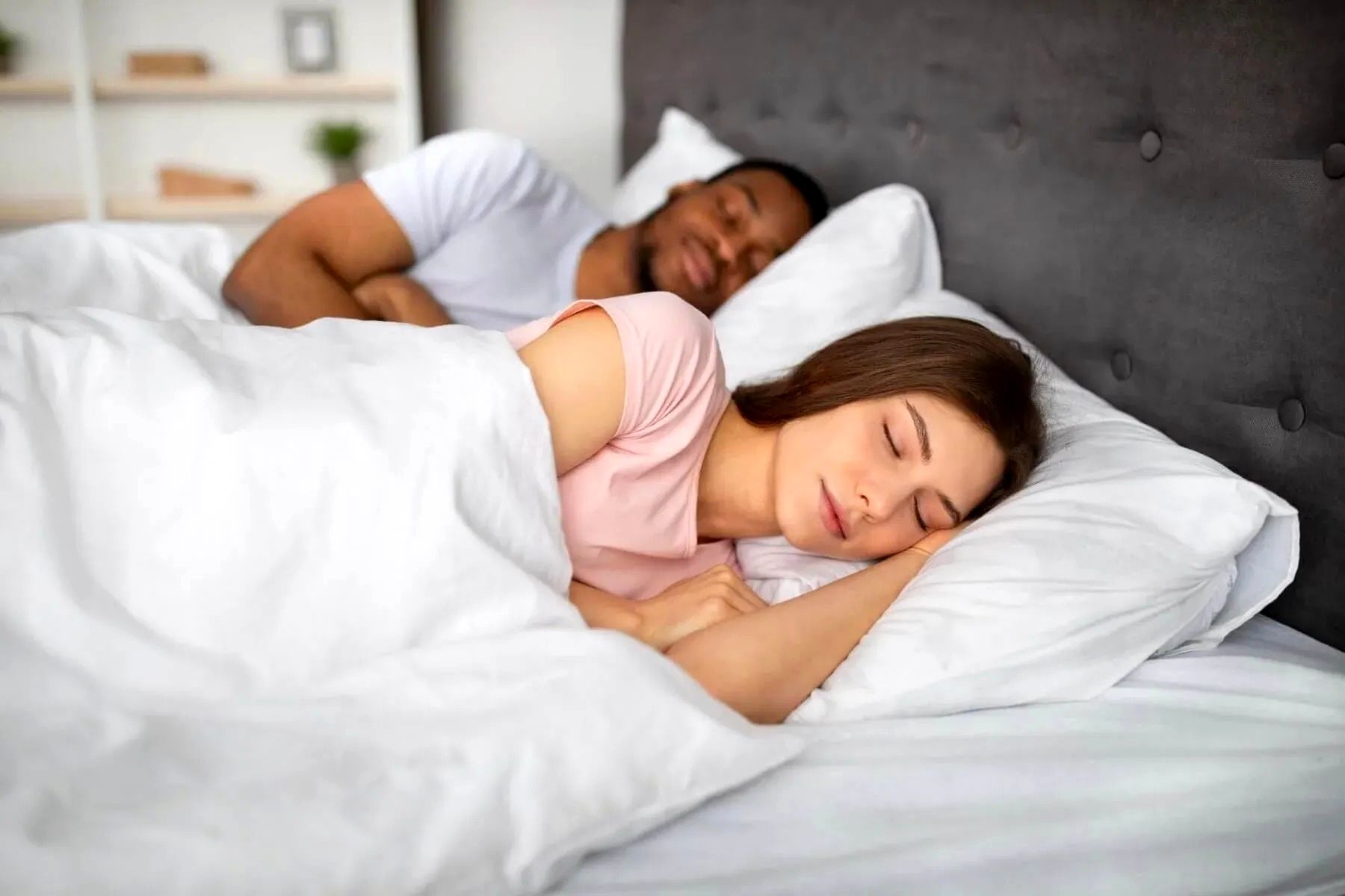به پهلوی چپ بخوابیم یا نخوابیم؟! هشداری برای بیماران قلبی و مبتلایان به آپنه خواب