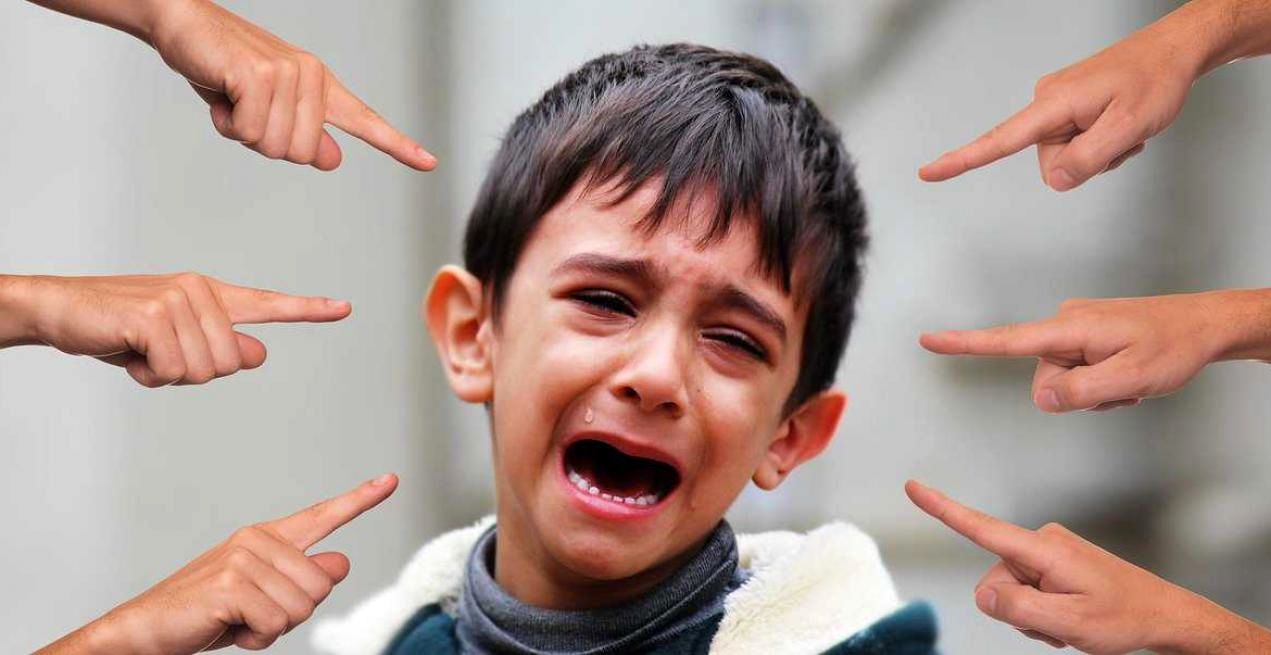 راهکارهای مقابله با کودکان قلدر در مدرسه: چگونه به فرزندانمان کمک کنیم؟