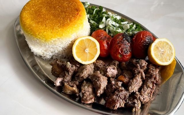 شام امشب با من: کباب چنجه با سبزیجات؛ طعمی تازه و تجربه‌ای دلچسب