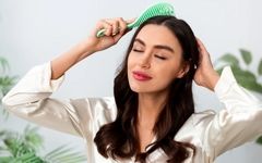 اشتباهات رایج مراقبت از مو: راهنمایی برای داشتن موهایی سالم و درخشان!