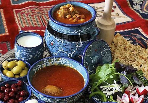 دیزی حرفه‌ای: رازِ خوشمزگی آبگوشت در ادویه‌های آن است!