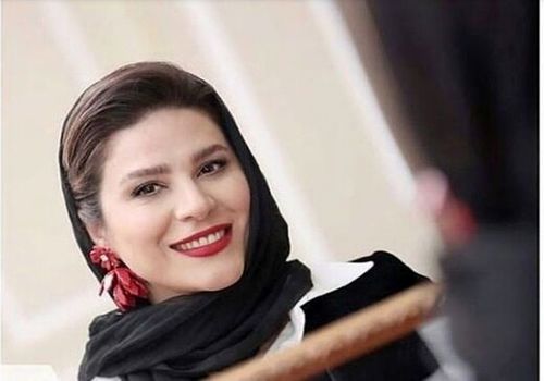 سلفی آسانسوری با استایل خاص زمستانی از سحر دولتشاهی
