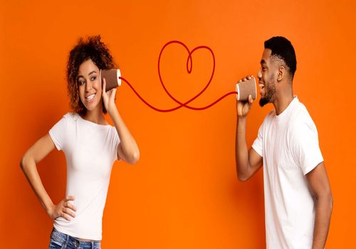 عشق پنهان در مردان: 5 نشانه‌ای که نشان می‌دهد او عاشق شماست