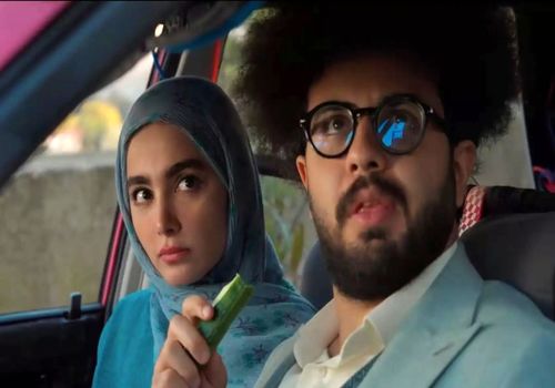 استایل بهاری بازیگر پایتخت در یک کافه دنج!