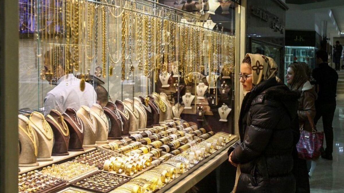 روند صعودی قیمت طلا ۱۸ عیار در بازار ایران - پنجشنبه ۵ بهمن ۱۴۰۲
