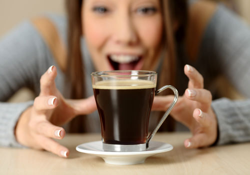 قهوه؛ معجزه یا سم؟ گروه‌هایی که باید در مصرف آن احتیاط کنند!