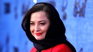 مهراوه شریفی‌نیا، سادگی خیره‌کننده در جشنواره ۲۵: وقتی یک استایل تابستانی، خبرساز می‌شود!