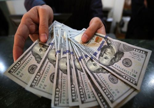 افزایش قیمت دلار حواله به ۳۹ هزار تومان: نوسانات بازار ارز ایران در روزهای اخیر