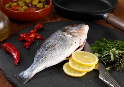 ماهی بخورید، اما نه هر جور! بهترین و بدترین روش‌های پخت ماهی
