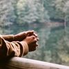 چهار رازی که بهتر است نزد خود نگه دارید: کلید افزایش اعتبار و آرامش در روابط اجتماعی