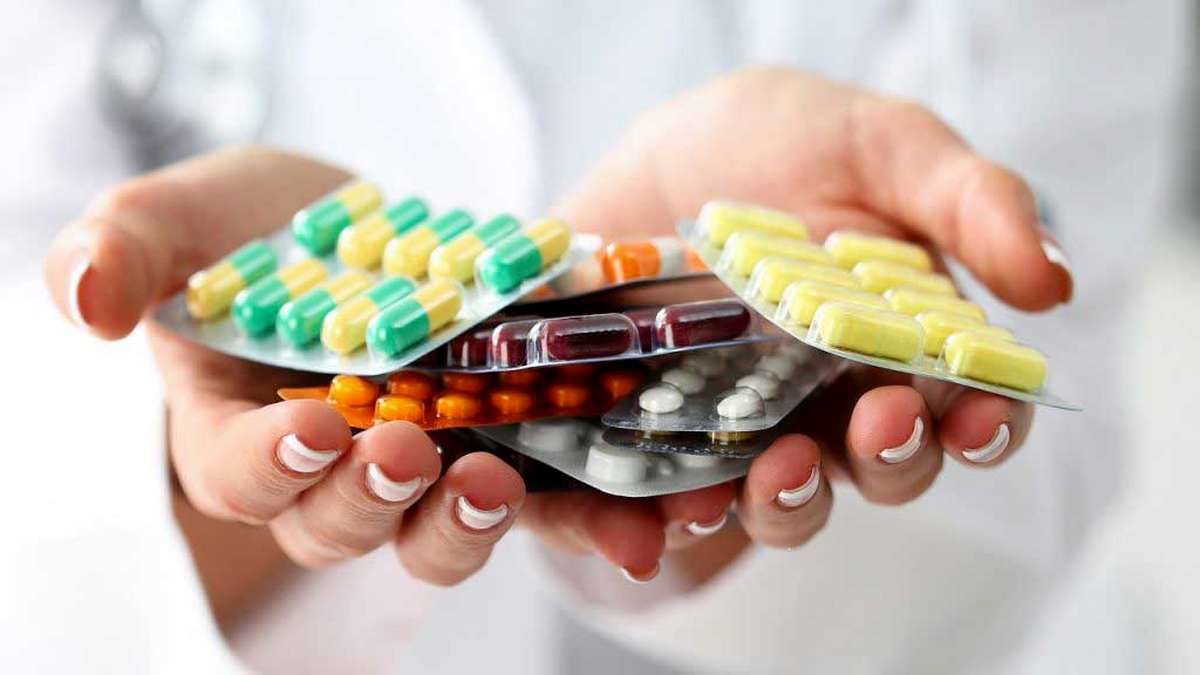 آنتی‌بیوتیک‌ها دوست یا دشمن؟: هشدار درباره خطرات مصرف خودسرانه