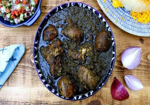 ناهار امروز: خوش‌رنگ و خوش‌طعم؛ شوید قورمه گیلانی، غذایی اصیل با طعمی فراموش‌نشدنی!