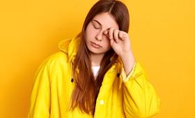 حساسیت چشم در فصل بهار؛ برای حساسیت چشم چی خوبه؟