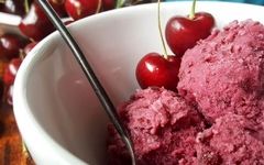 عصرونه امروز: طعم دلپذیر تابستان؛ طرز تهیه بستنی آلبالوی خانگی بدون نیاز به دستگاه