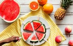 تابستان شیرین، قند کنترل شده: ۸ میوه دلپذیر برای دیابتی‌ها!