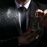 خنک بمانید، با رایحه‌های ماندگار: معرفی 6 عطر خنک مردانه