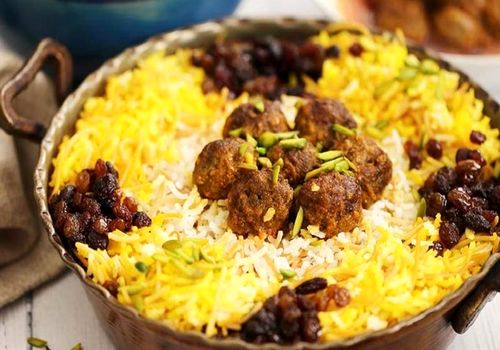 ناهار امروز: رشته پلو؛ عطر و طعم اصیل ایرانی در سفره چهارشنبه سوری