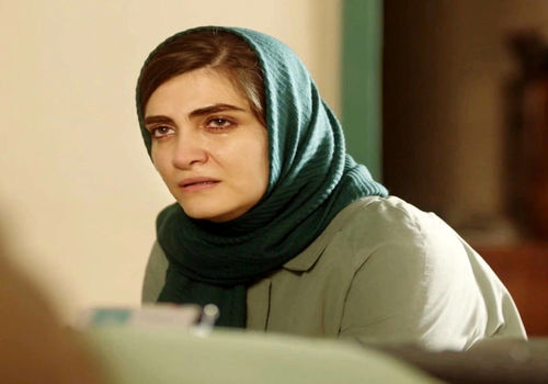 استایل متفاوتی از الناز ملک «سیمای زخم کاری» در جشنواره فجر