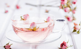 یه لیوان آب ساده رو، به حال خوب تبدیل کن!