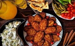 ناهار امروز: نکات طلایی برای پخت کتلت‌های خوشمزه و ترد!