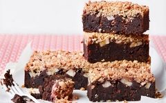 عصرونه امروز: طرز تهیه براونی کرامبل خانگی؛ یک دسر خوشمزه و آسان