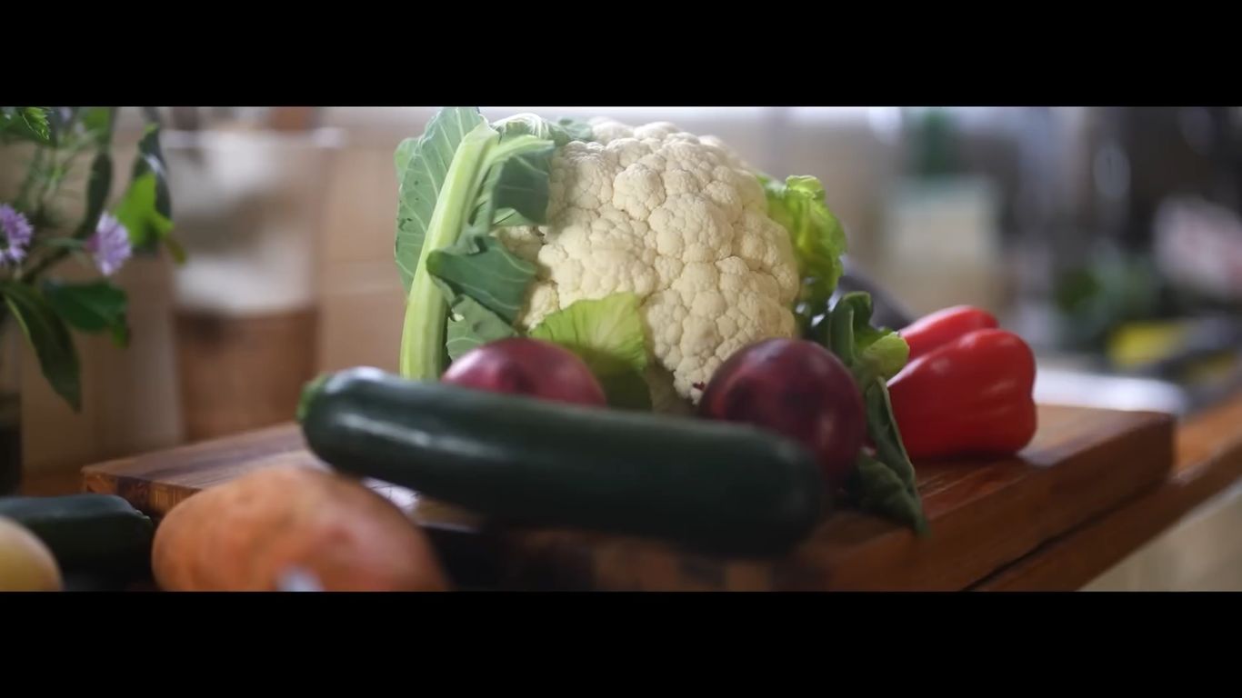 ویدیو: یه غذای خوشمزه با سبزیجات بپز