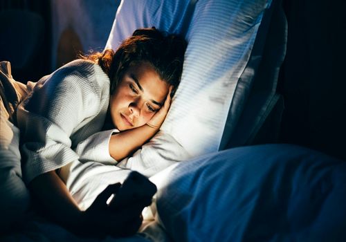 چرا ناگهان از خواب می‌پریم؟