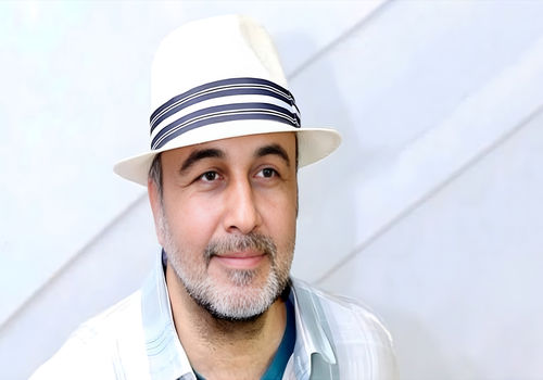 شوخی جالب رضا عطاران با خودش در روز تولد 56 سالگی!
