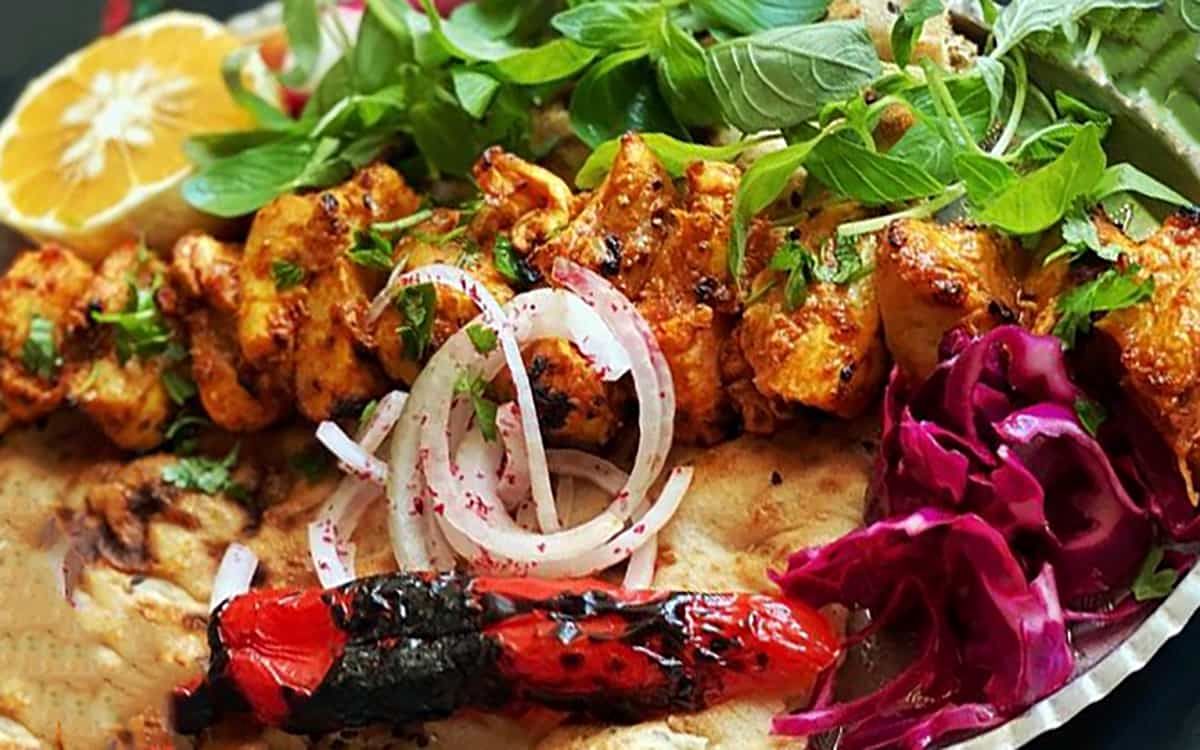 شام امشب با من: طعم‌دار کردن جوجه کباب؛ راز یک چاشنی خانگی خوشمزه