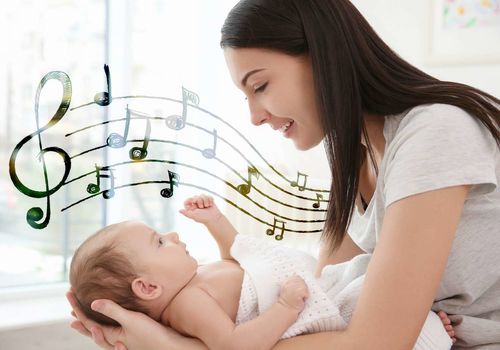 نغمه آرامش‌بخش: فواید خواندن لالایی برای مادر و نوزاد