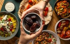 سحری فردا: سحری چی نخوریم؟ غذاها و نوشیدنی‌هایی که در سحری باید از آن‌ها پرهیز کرد!