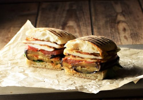 شام امشب با من: ساندویچ بادمجان کبابی؛ یک غذای خوشمزه و تابستانی