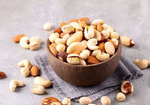 فواید باورنکردنی خوردن آجیل در صبحانه