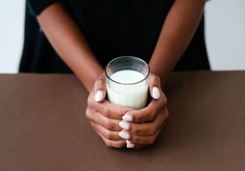 فواید شیر را با این ترکیبات ساده، معجزه‌آسا کنید!