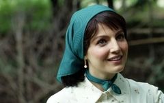 استایل مونوکروم شیرین «سریال تاسیان» در جشن منتقدان سینما: سادگی که چشم‌ها را خیره کرد!
