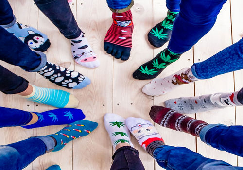 جوراب‌هایتان را دور نریزید! 10 ایده خیلی باحال، ساده و خلاقانه برای استفاده مجدد