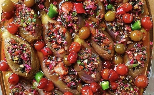 طرز تهیه ترشی بادمجان شکم پر: یک چاشنی اصیل و خوش‌طعم!