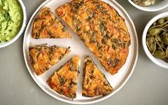 ناهار امروز: طرز تهیه کوکوی پیتزایی؛ غذایی جدید و پرطرفدار برای طرفداران پیتزا!