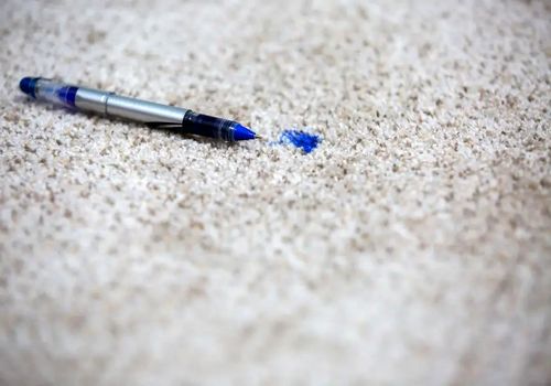 چگونه جوهر ماژیک را از روی فرش پاک کنیم?
