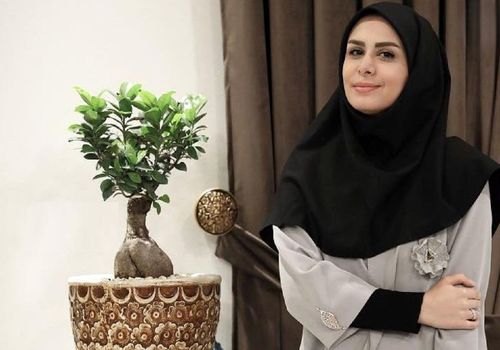 تیپ متفاوت نجمه جودکی در یک رویداد هنری: عبور از مدل پوشش تلویزیون!