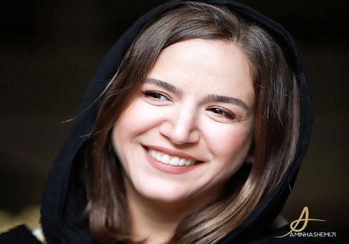 ستاره پسیانی با حلقه در اکران «کوکتل مولوتف»؛ گمانه‌ها درباره ازدواج قوت گرفت!