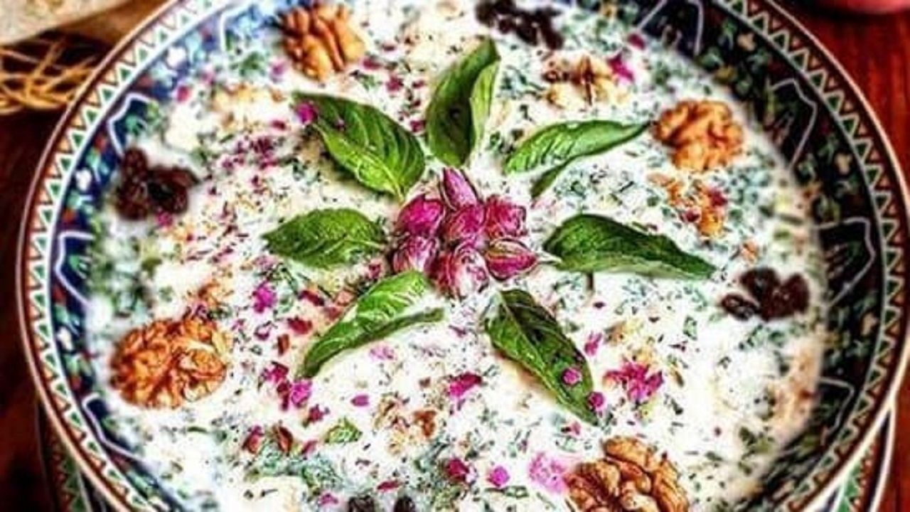 ناهار امروز: خنکای تابستان با آبدوغ خیار مجلسی؛ طرز تهیه و نکات تکمیلی